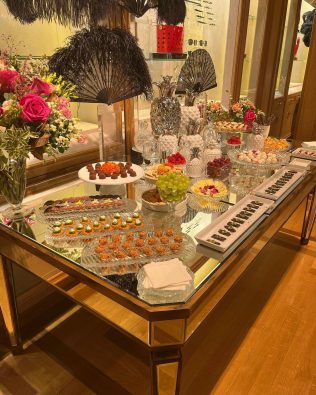 mesa de catering para eventos